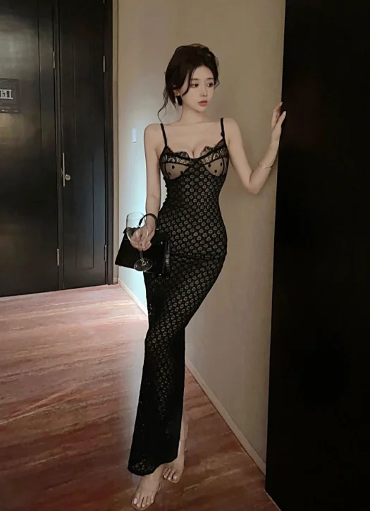 Stylish Sleeveless Black Mesh Dress with Floral Pattern Halter Neckline Beach