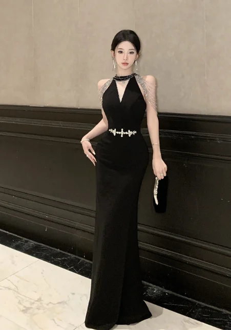 Stylish Sleeveless Black Dress with Sparkling Belt and Cut - out Neck Tunics Stylish elegant Stylish Sleeveless Black Dress with Sparkling Belt and Cut - out Neck Tunics Stylish elegant