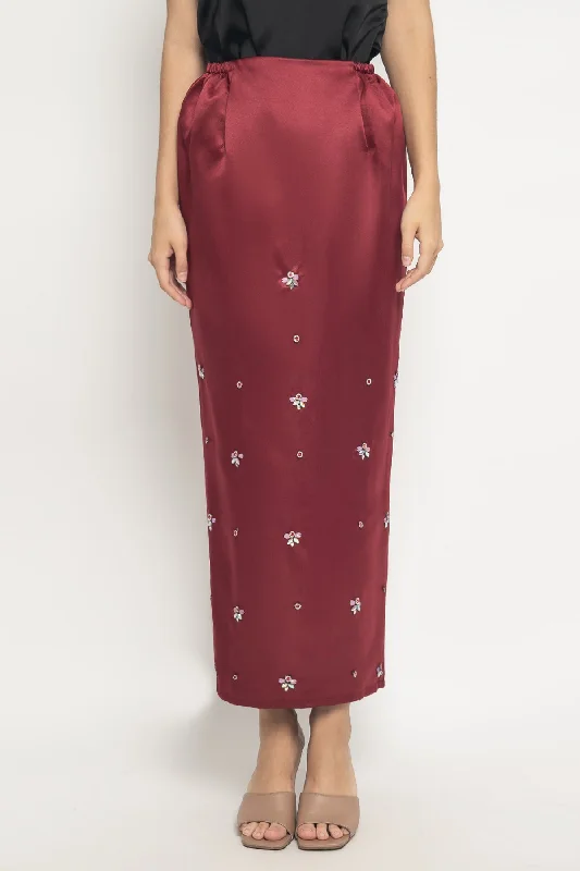 Lumiere Skirt in Maroon zip skirt side