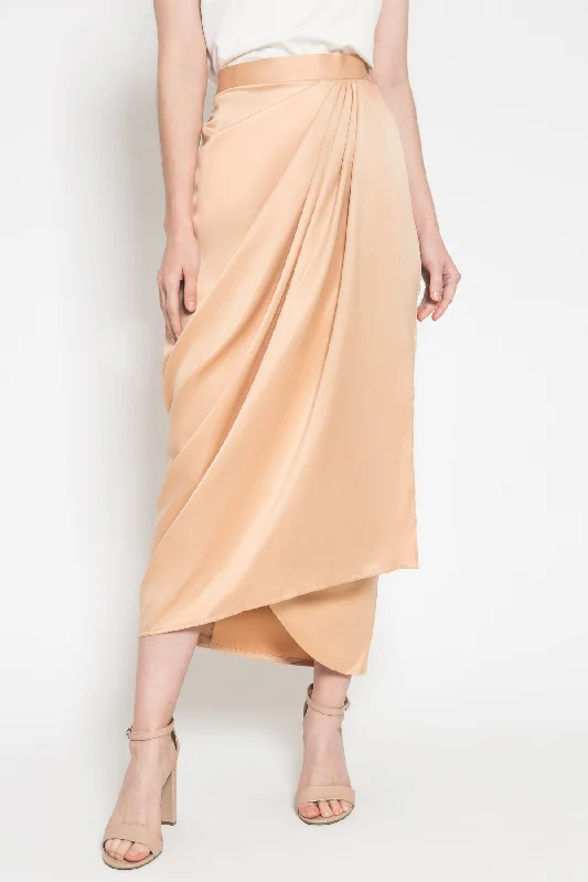 Pixie Skirt in Dark Nude button skirt front