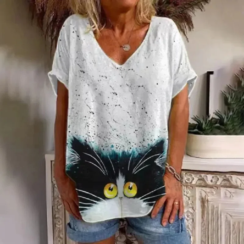 Retro Women's T Shirt Anime Cat Graphic Girl Clothes Summer V-neck Short Sleeve